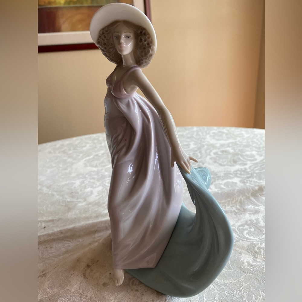 RETIRED 2000 ‘SPRING DANCE LLADRO’ item# 01007663